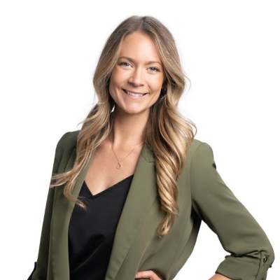 Stephanie Hinze